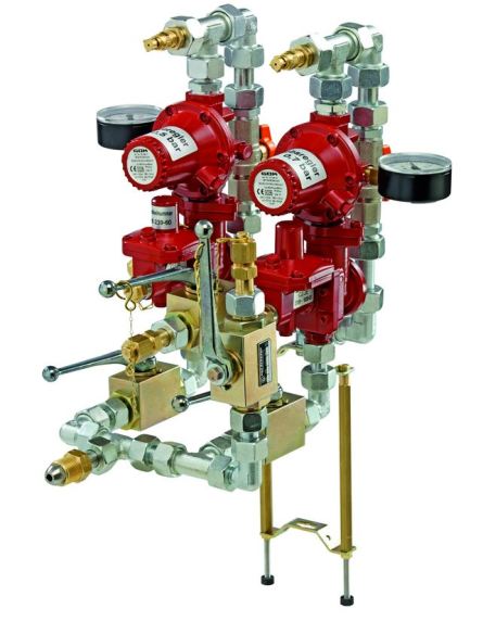 Netzgasanlage Mitteldruck mit Überwurfmutter Typ M und Schneidring Typ D POL x RVS 18 0,7 bar 24 kg/h 
