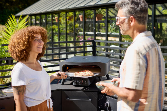 COZZE Gas Pizzaofen Starter Set 17 CLASSIC Black Edition (Abdeckhaube, Hitzeschild, Heber, Wender)