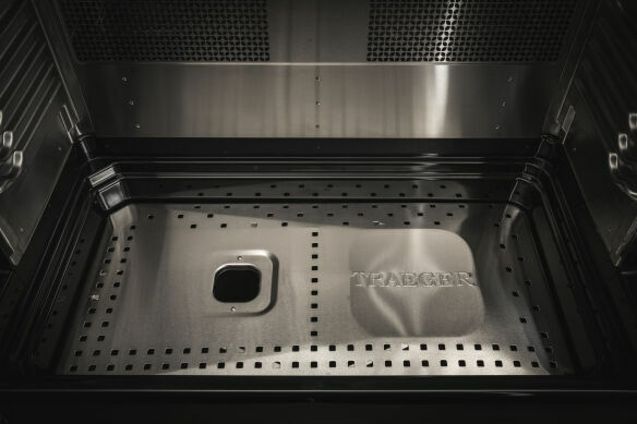 Traeger Pelletgrill Timberline inkl. Abdeckhaube & Ablagefach + 2x 9kg Pellets 