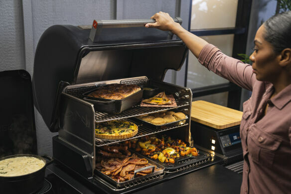 Traeger Pelletgrill Timberline inkl. Abdeckhaube & Ablagefach + 2x 9kg Pellets 