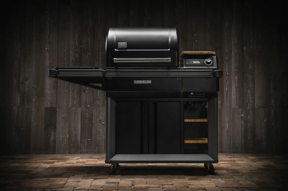 Traeger Pelletgrill Timberline inkl. Abdeckhaube & Ablagefach + 2x 9kg Pellets 