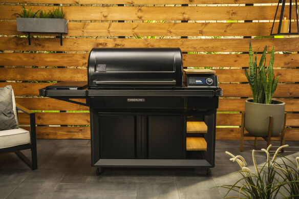 Traeger Pelletgrill Timberline XL inkl. Abdeckhaube & Frontablage + 2x 9kg Pellets 